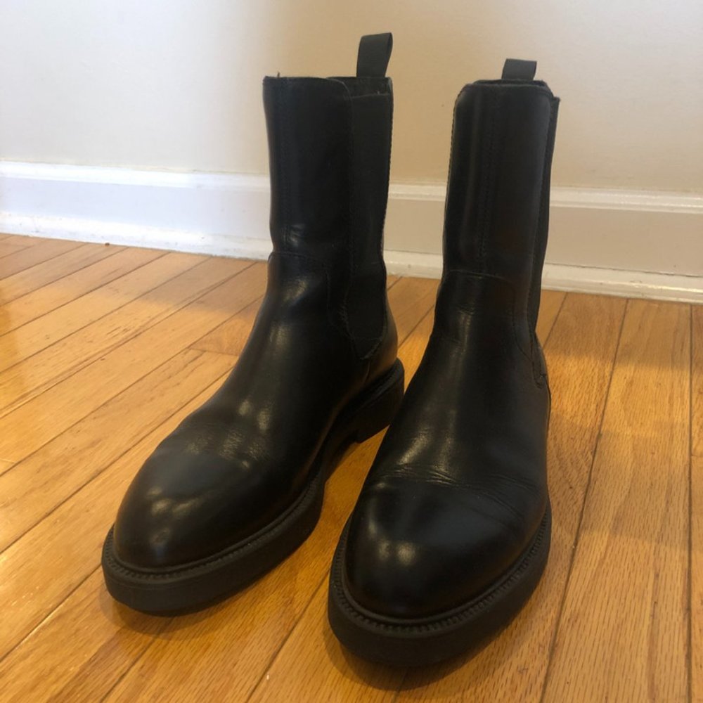 Alex W Boots